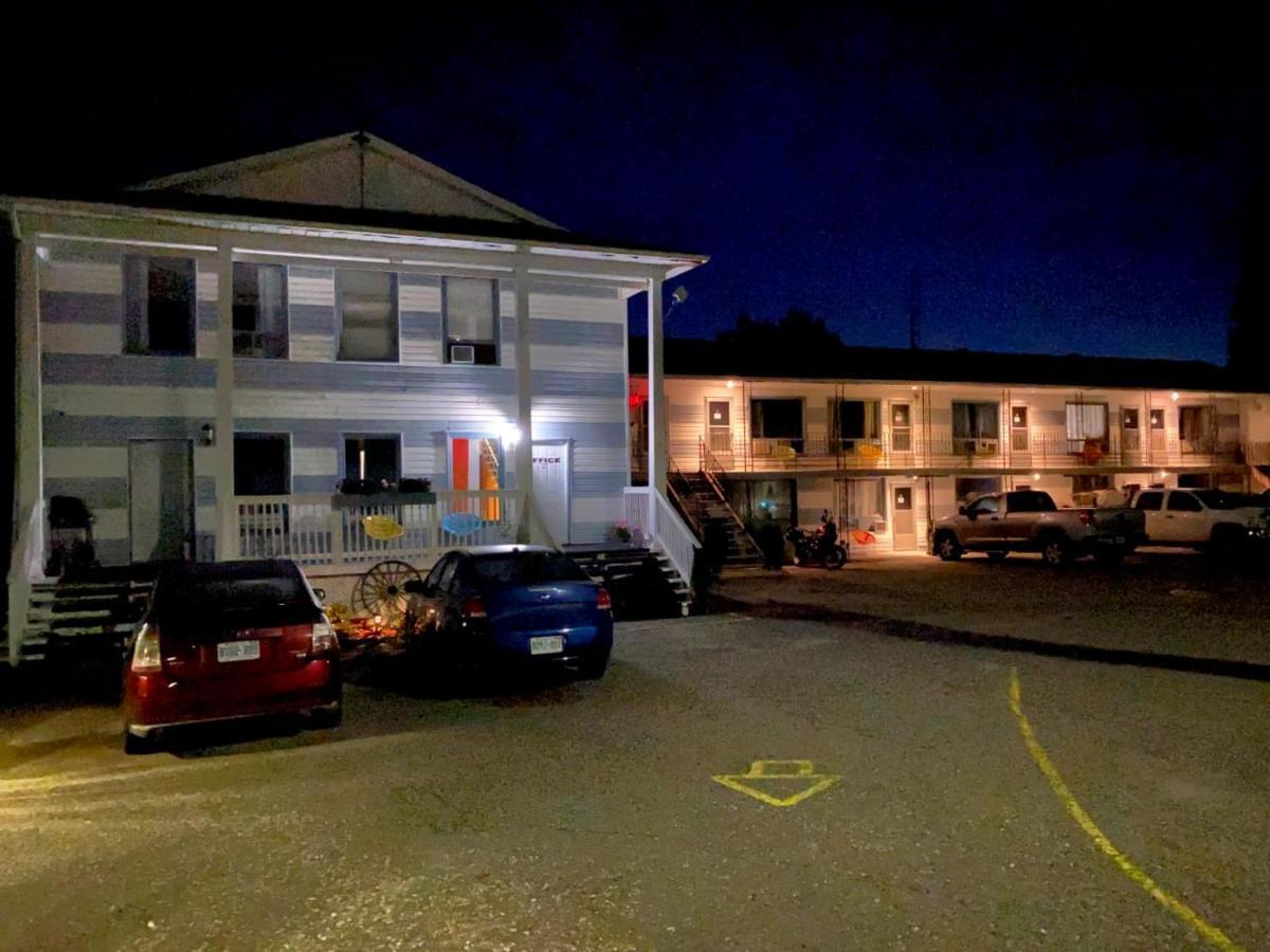 Bay Lake Inn - Frontiersman Motel Latchford Екстер'єр фото