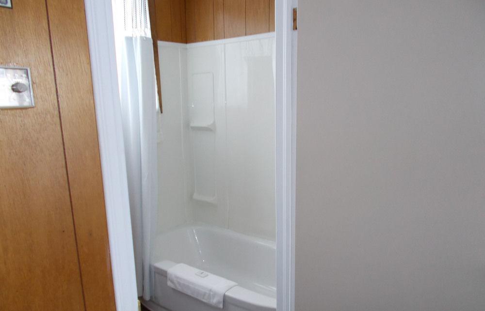 Bay Lake Inn - Frontiersman Motel Latchford Екстер'єр фото