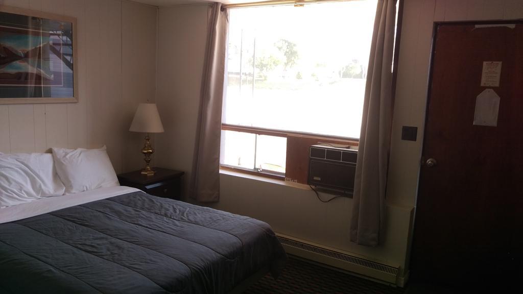Bay Lake Inn - Frontiersman Motel Latchford Екстер'єр фото