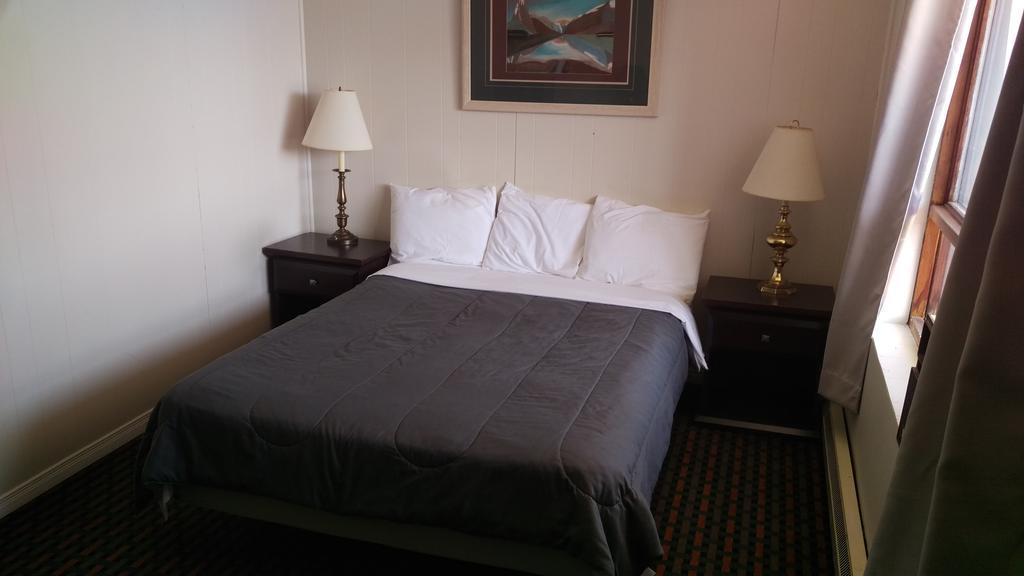 Bay Lake Inn - Frontiersman Motel Latchford Екстер'єр фото