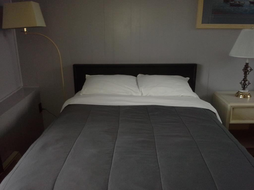 Bay Lake Inn - Frontiersman Motel Latchford Екстер'єр фото